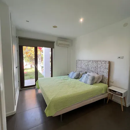 Villa Santorini *
